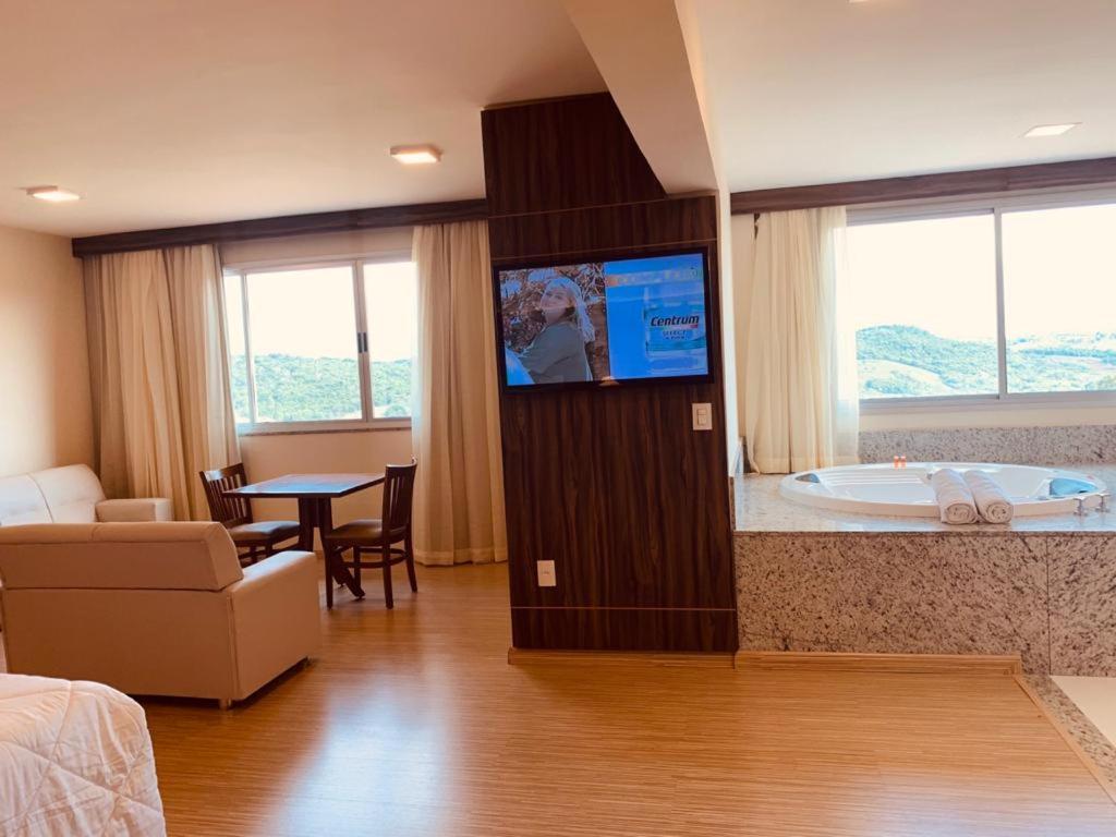 Hotel Mirante Sao Bras São Brás do Suaçuí Extérieur photo